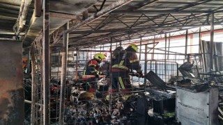 Balıkesirde zincir market deposunda yangın