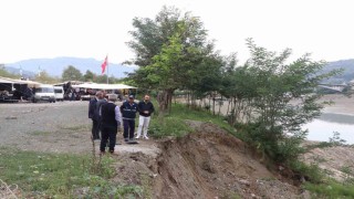 Barajdaki su seviyesi düştü, kıyıda çatlaklar oluştu