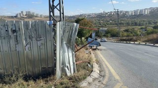 Başakşehirde feci kaza: Bariyerden kopan demir şoförün bacağına ok gibi saplandı