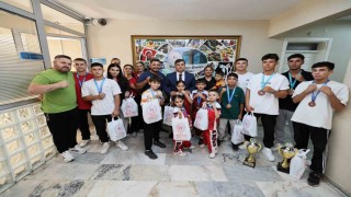 Başarılı kick boks sporcularını ödüllendirildi