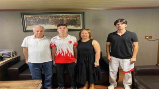 Başarılı sporculara eğitim bursu