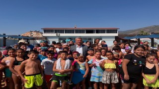 Başkan Erol: 260 çocuğumuza yüzme öğretmenin mutluluğunu yaşıyoruz