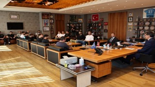 Başkan Kahveci, şampiyon basketbolcuları makamında ağırladı