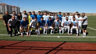 Başkan Kahveciden genç futbolculara tam destek