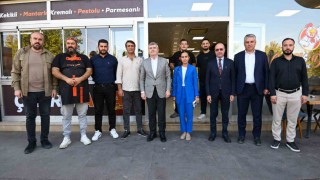 Başkan Pekyatırmacı ve Milletvekili Akyürek Selçukluda esnaf ve saha gezisi gerçekleştirdi