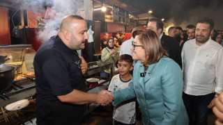 Başkan Şahin Lezzet Sokağı’nda Vatandaşlarla Buluştu