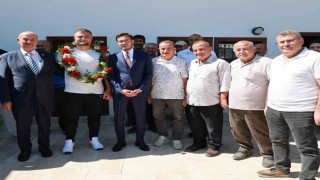 Başpehlivan memleketi Tokatta coşkuyla karşılandı