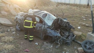 Batmanda takla atan otomobilde 2 kişi yaralandı