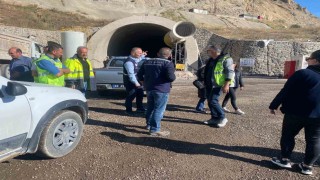 Bayburtta çevre ekipleri, Kop Tüneli ve beton santrallerini denetledi