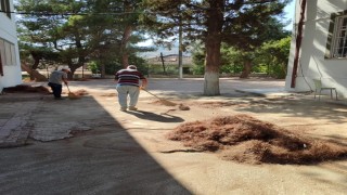 Bayırköy Belediyesinden eğitim yılı öncesi bahçe temizliği