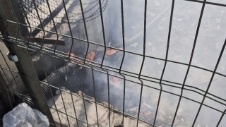 Bayrampaşa Metris Cezaevinin yanındaki otluk alanda korkutan yangın