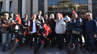 Belediye Başkanı Motosikletle Şehir Turu Attı