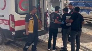 Beton mikseri, minibüs ve otomobilin karıştığı kazada 2 kişi yaralandı