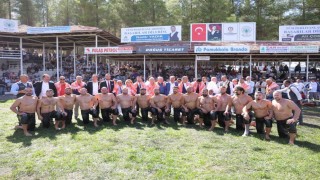 Beyağaç Hüseyin Çokal Er Meydanının başpehlivanı Nedim Gürel oldu