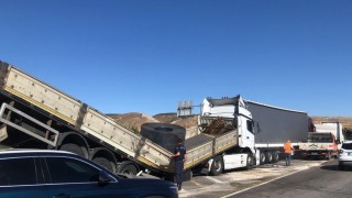 Bilecikte 3 aracın karıştığı zincirleme trafik kazasında 1 kişi yaralandı