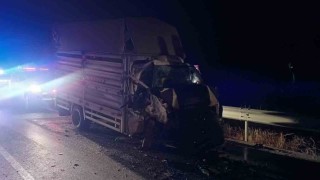 Bilecikte hafif ticari araç kamyonetle çarpıştı: 1 ölü, 2 yaralı