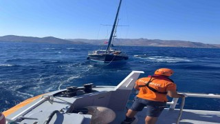Bodrumda dümen arızası yapan tekne KIYEM ekiplerince kurtarıldı