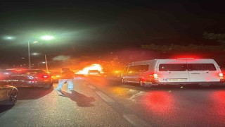 Bodrumda seyir halindeki cip alev topuna döndü, sürücü son anda kurtuldu