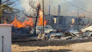 Boluda yaylada 12 yapı küle döndü: Kundaklama şüphesi