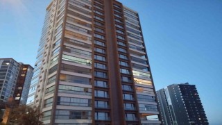 Boşanma aşamasındaki eşini çocuklarının yanında öldürdü