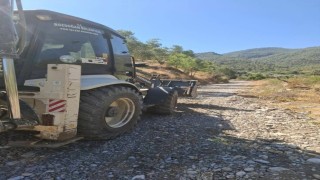 Bozdoğanda arazi yolları bakıma alındı