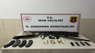 Bulanıkta çok sayıda silah ve mühimmat ele geçirildi