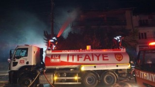 Burdurda çatıda çıkan yangın daireye sıçardı