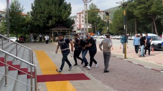 Burdurda kuzenini öldüren sanık ile eşinin tutukluğuna devam etmesi kararlaştırıldı