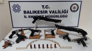 Burhaniye polisi suçlulara göz açtırmıyor