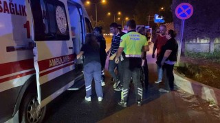 Bursada hafif ticari araç otomobille çarpıştı: 1 yaralı