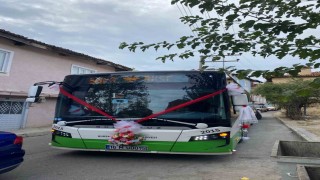 Bursada otobüs gelin arabası gibi süslendi