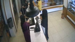 Bursada pastanede ‘yırtık para yöntemiyle tırnakçılık kamerada