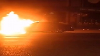 Bursada seyir halindeki araç alev topuna döndü