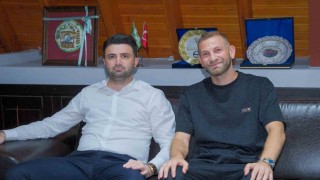 Bursaspor Sedat Cengiz ile yollarını ayırdı