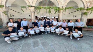 Büyükağa Kuran Kursunda genç hafızlar belgelerine kavuştu