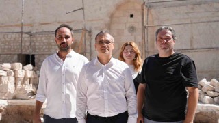 Büyükşehir, 6 şubat depremlerinden etkilenen tarihi Boğazkesen Camiinin yaralarını sarıyor