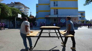 Büyükşehirden kurumlara bank ve piknik masası desteği