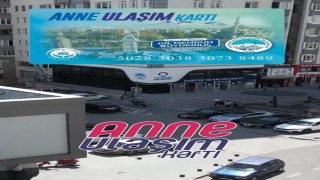 Büyükşehirin Aile Yılı kapsamındaki ‘Anne Ulaşım Kartı Projesine annelerden tam not