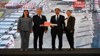 Çameli Belediyesi, Türkiye Belediyeler Birliği tarafından kamyoneti teslim aldı