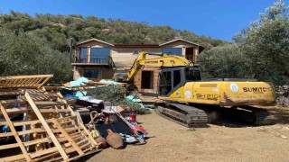 Çanakkalede 22 kaçak yapı yıkıldı