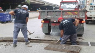 Canikte mazgallar sağanak yağışa karşı temizleniyor