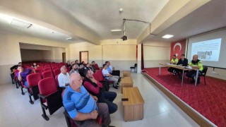 Çemişgezekte okul servis şoförleri bilgilendirildi