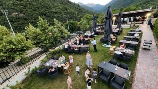 CHPli Merkezefendide ruhsatı olmayan Ornaz restoran için adrese teslim ihale iddiası