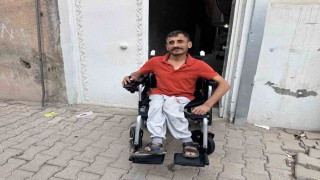 Cizrede Ramazanın tekerlekli sandalye ihtiyacını polis memuru karşıladı