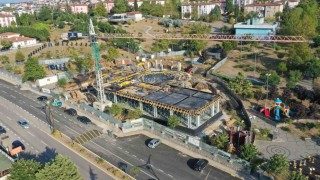 Çocuk Kütüphanesi ve Oyuncak Müzesi hızla yükseliyor