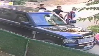 Çocuklarını okula götüren babaya tokat attı