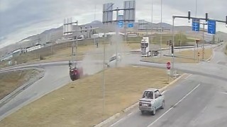 Çorumda iki araç çarpıştı: 3 yaralı