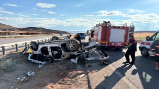 Çorumda takla atan otomobil hurdaya döndü: 3 yaralı