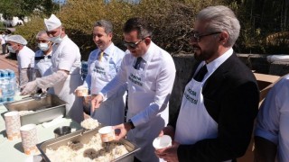 Çukurova Üniversitesi’nde 10 Bin Kişilik Tavuklu Pilav ve Ayran İkramı