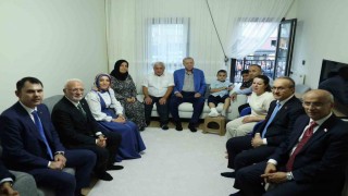 Cumhurbaşkanı Erdoğan, Malatyada depremzede bir aileyi ziyaret etti